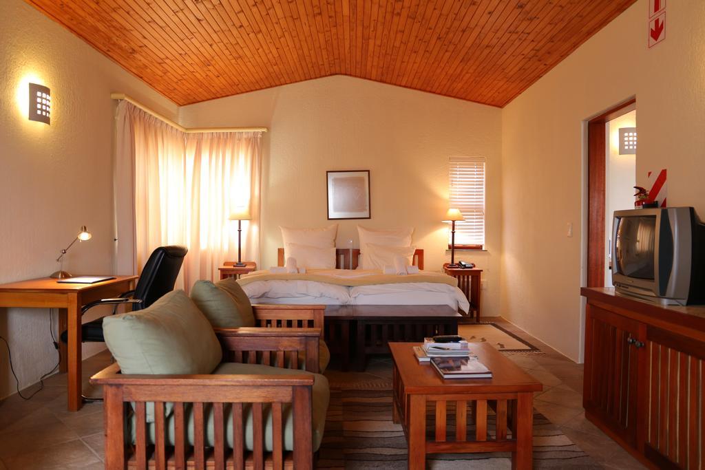 Roessmund Lodge Swakopmund Bagian luar foto