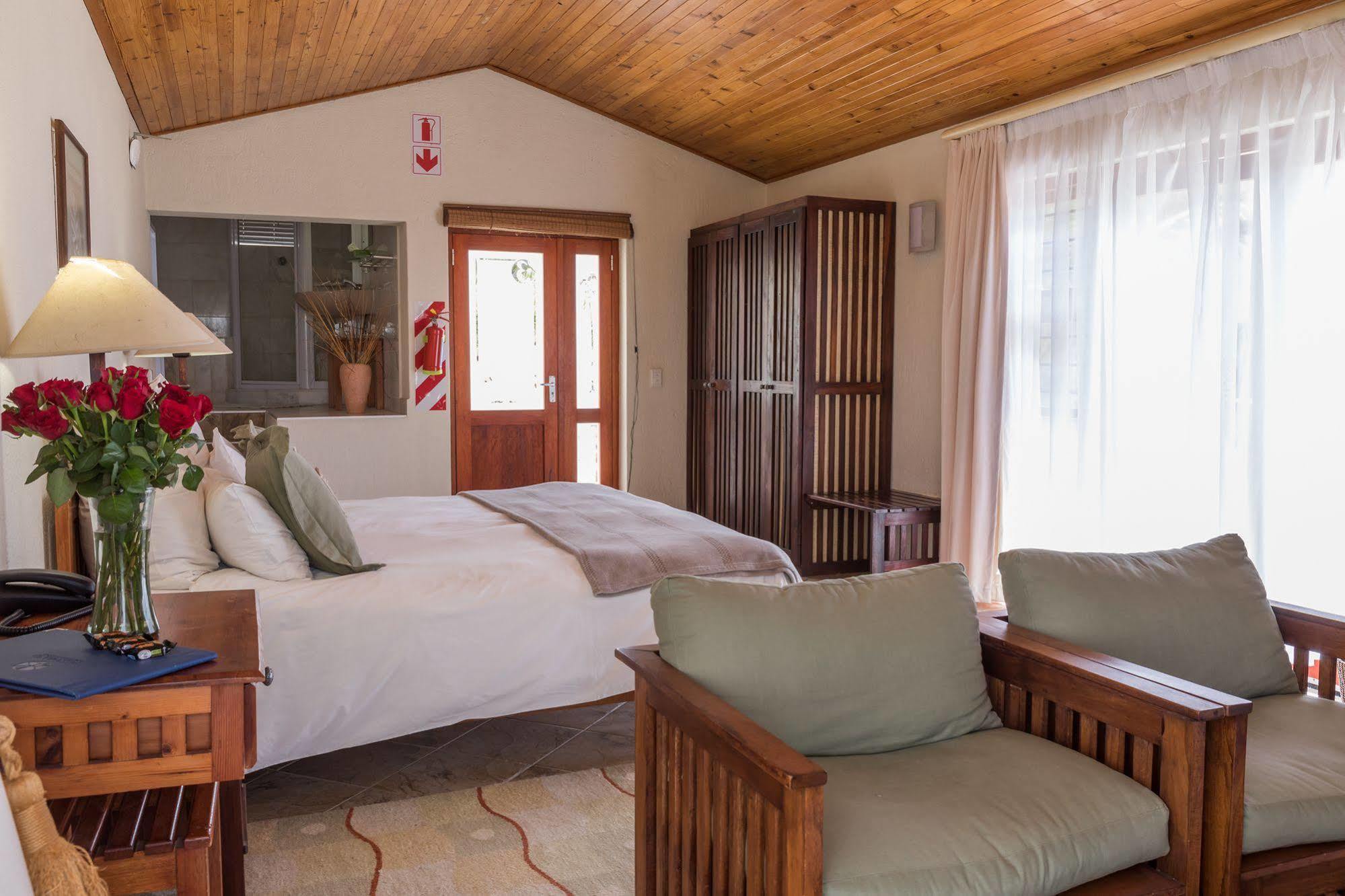 Roessmund Lodge Swakopmund Bagian luar foto