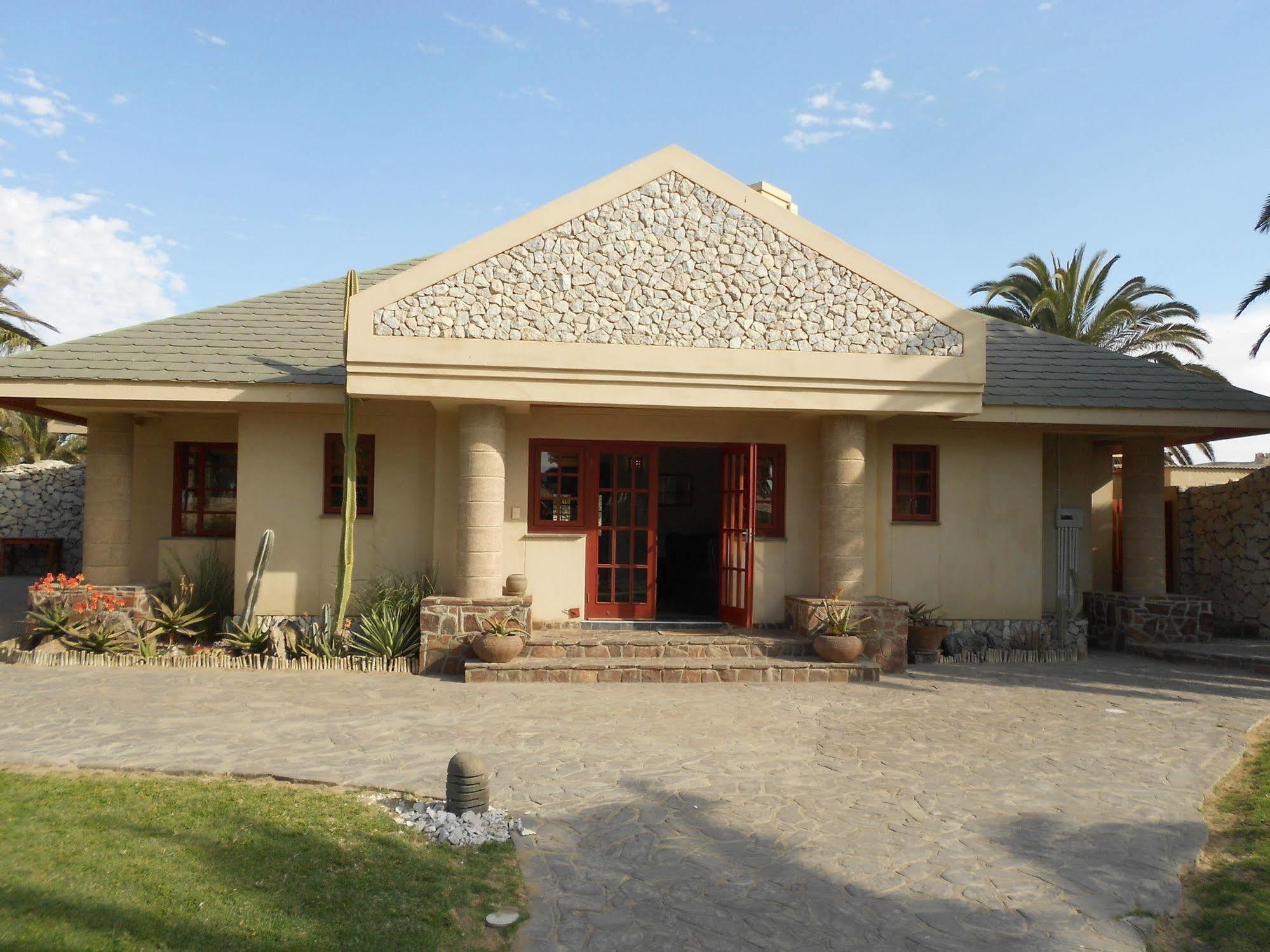 Roessmund Lodge Swakopmund Bagian luar foto